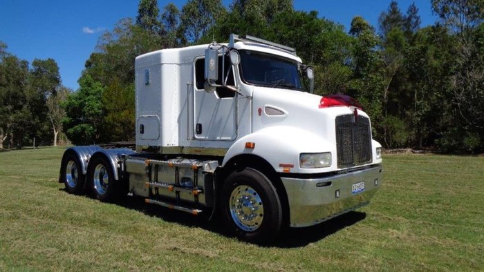 2013 KENWORTH T359 White