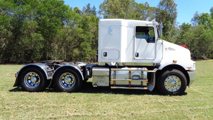 2013 KENWORTH T359 White