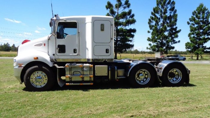 2013 KENWORTH T359 White