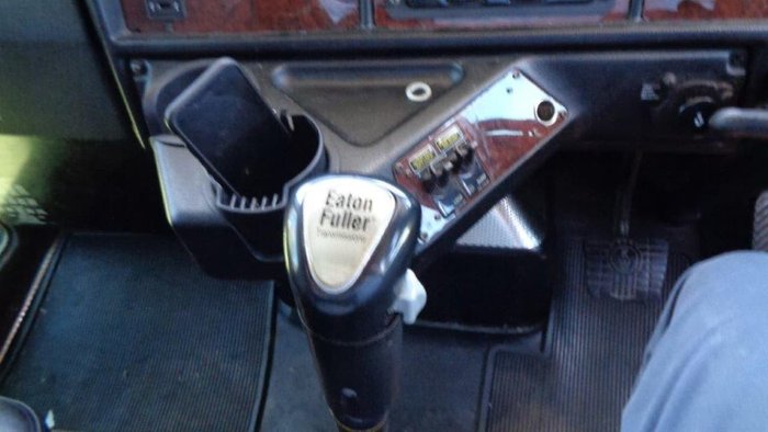 2013 KENWORTH T359 White