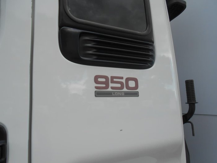 1998 ISUZU FVR950 White