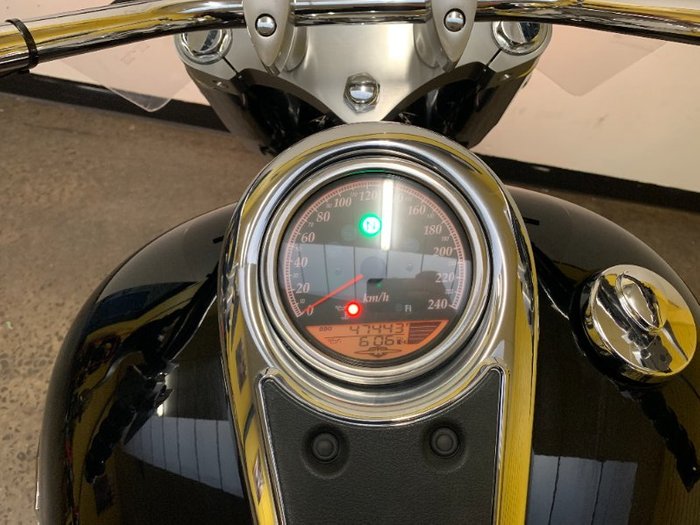 2010 Suzuki VLR 1800T BOULEVARD (C109RT) Black