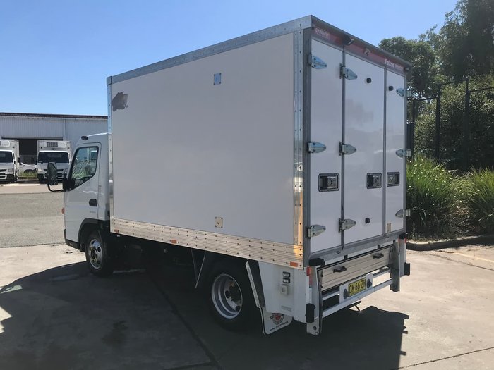 2016 MITSUBISHI FUSO CANTER 515 WHITE