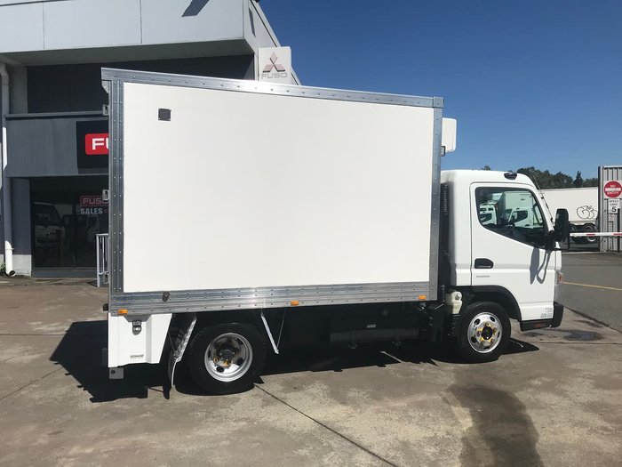 2016 MITSUBISHI FUSO CANTER 515 WHITE
