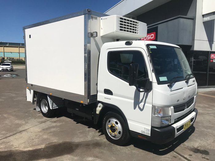 2016 MITSUBISHI FUSO CANTER 515 WHITE
