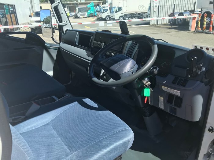 2016 MITSUBISHI FUSO CANTER 515 WHITE