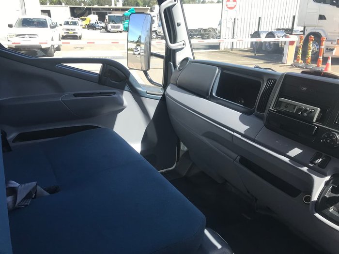 2017 MITSUBISHI FUSO CANTER 515 WHITE