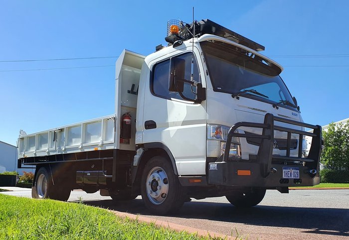 2015 FUSO 815 CANTER WHITE