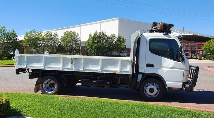 2015 FUSO 815 CANTER WHITE