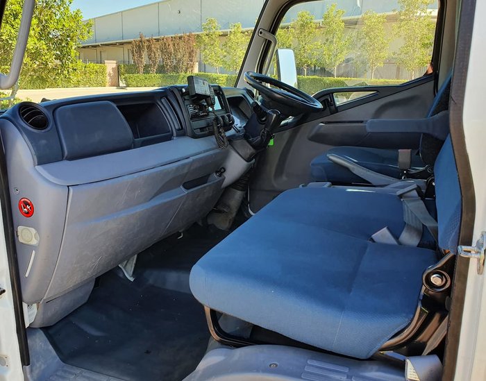 2015 FUSO 815 CANTER WHITE