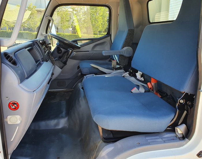 2015 FUSO 815 CANTER WHITE