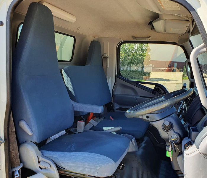 2015 FUSO 815 CANTER WHITE