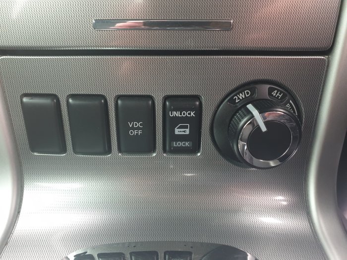 2012 Nissan Navara ST-X D40 Series 5 4X4 SILVER OR CHROM