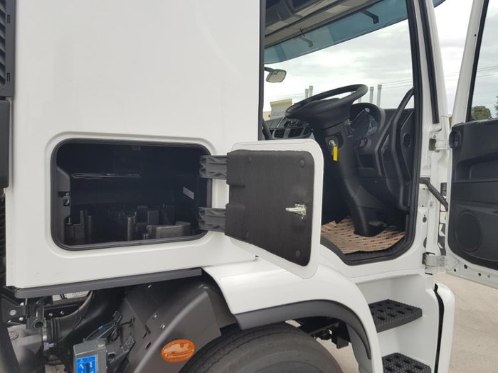 2021 IVECO EUROCARGO E6 ML120E28 SLEEPER CAB CHASSIS AUTO null null White
