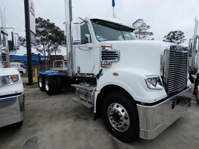 2018 FREIGHTLINER CORONADO CORONADO 114 TIPPER null null White