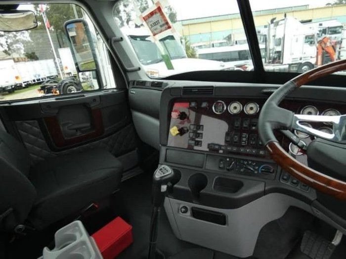 2018 FREIGHTLINER CORONADO CORONADO 114 TIPPER null null White