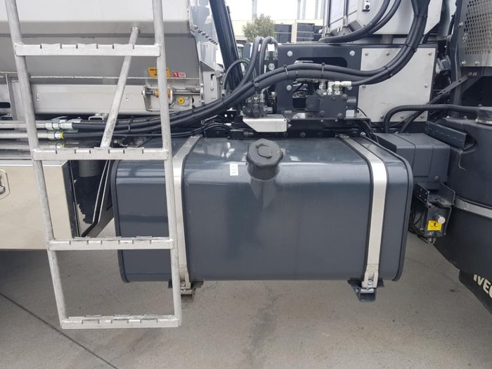 2021 IVECO TRAKKER 6X6 SOUTHERN SPREADER null null white