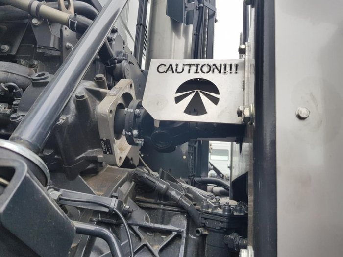 2021 IVECO TRAKKER 6X6 SOUTHERN SPREADER null null white