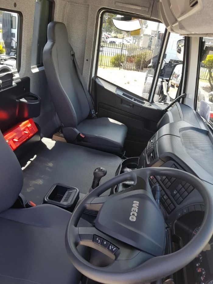 2021 IVECO TRAKKER 6X6 SOUTHERN SPREADER null null white