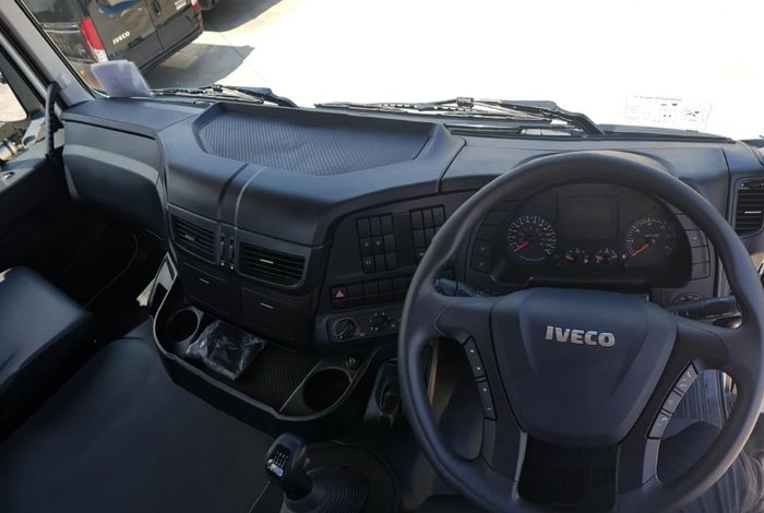 2021 IVECO TRAKKER 6X6 SOUTHERN SPREADER null null white