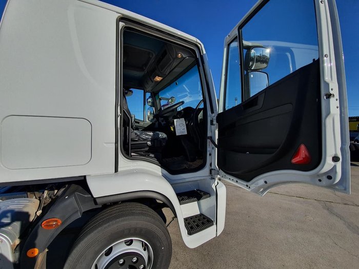 2020 IVECO EUROCARGO ML160 MANUAL 12 PALLET TAUTLINER null null White