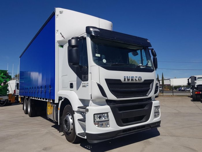 2020 IVECO STRALIS ATI 360 6X2 14 PALLET CURTAINSIDER null null white