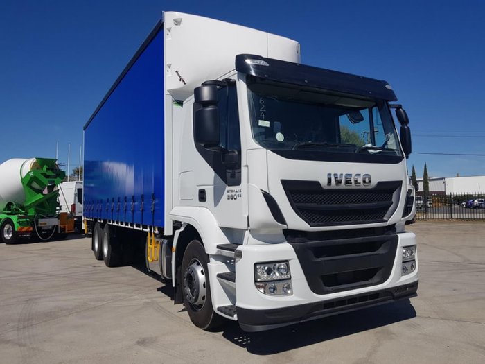 2020 IVECO STRALIS ATI 360 6X2 14 PALLET CURTAINSIDER null null white