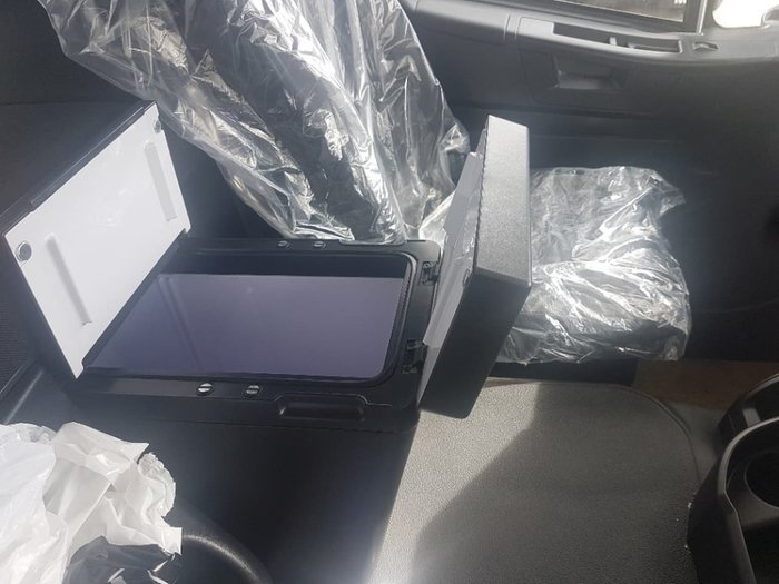 2020 IVECO STRALIS ATI 360 6X2 14 PALLET CURTAINSIDER null null white