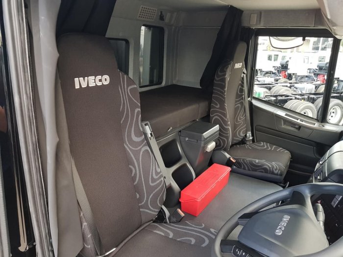 2020 IVECO STRALIS ATI 360 6X2 14 PALLET CURTAINSIDER null null white