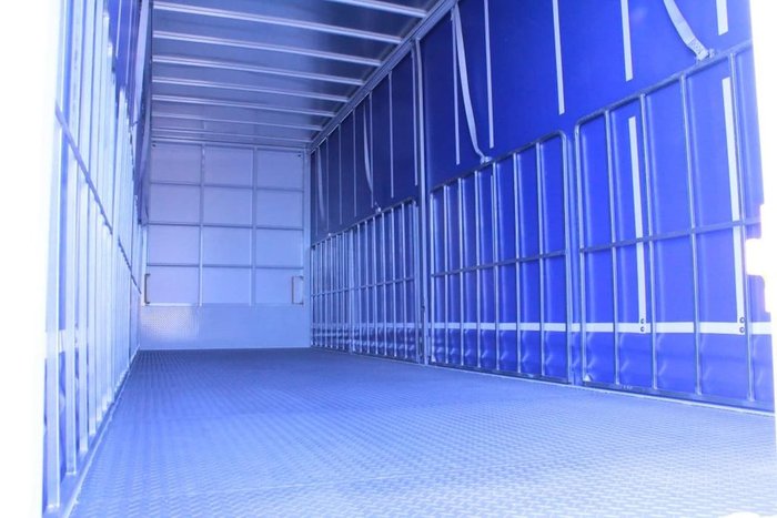 2020 IVECO STRALIS ATI 360 6X2 14 PALLET CURTAINSIDER null null white