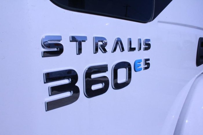 2020 IVECO STRALIS ATI 360 6X2 14 PALLET CURTAINSIDER null null white