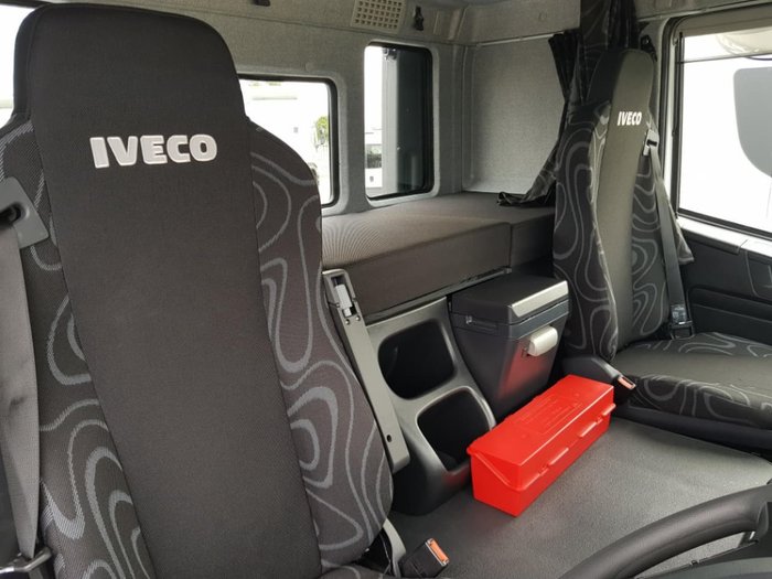 2020 IVECO STRALIS ATI 360 6X2 14 PALLET CURTAINSIDER null null white