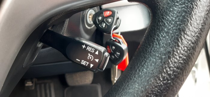 2014 Toyota ASV50R-DETDKQ 306248002 ALTISE Diamond White 061