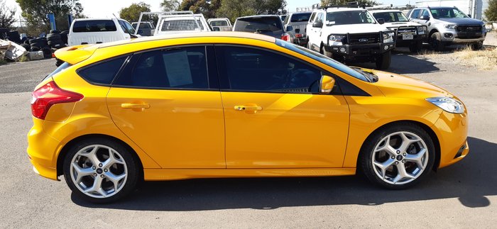 2012 Ford Focus ST LW MKII Tangerine scream