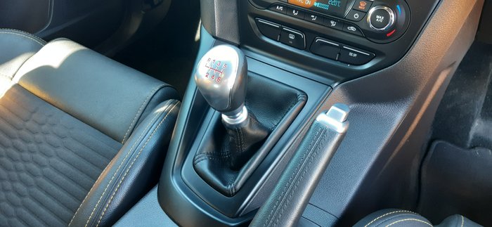 2012 Ford Focus ST LW MKII Tangerine scream