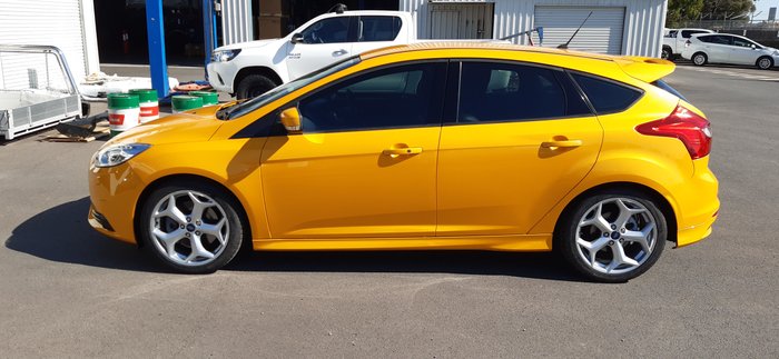 2012 Ford Focus ST LW MKII Tangerine scream