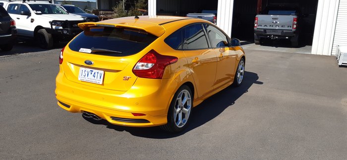 2012 Ford Focus ST LW MKII Tangerine scream