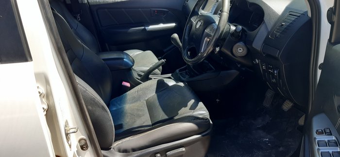 2014 Toyota Hilux Black Limited Edition KUN26R MY14 4X4 Dual Range GLACIER WHITE