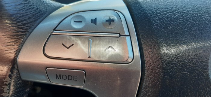 2014 Toyota Hilux Black Limited Edition KUN26R MY14 4X4 Dual Range GLACIER WHITE