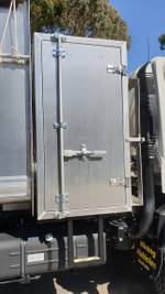 2020 HINO 300 SERIES 817 4X4 CHIPPER TIPPER null null White