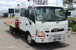 Hino 616 Long Crew Auto