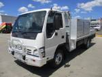 2007 ISUZU NPR 200 MEDIUM TRADEPACK White
